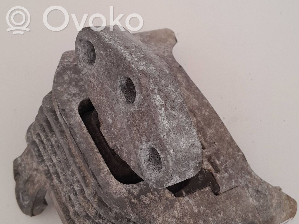 Opel Astra J Engine mount bracket 