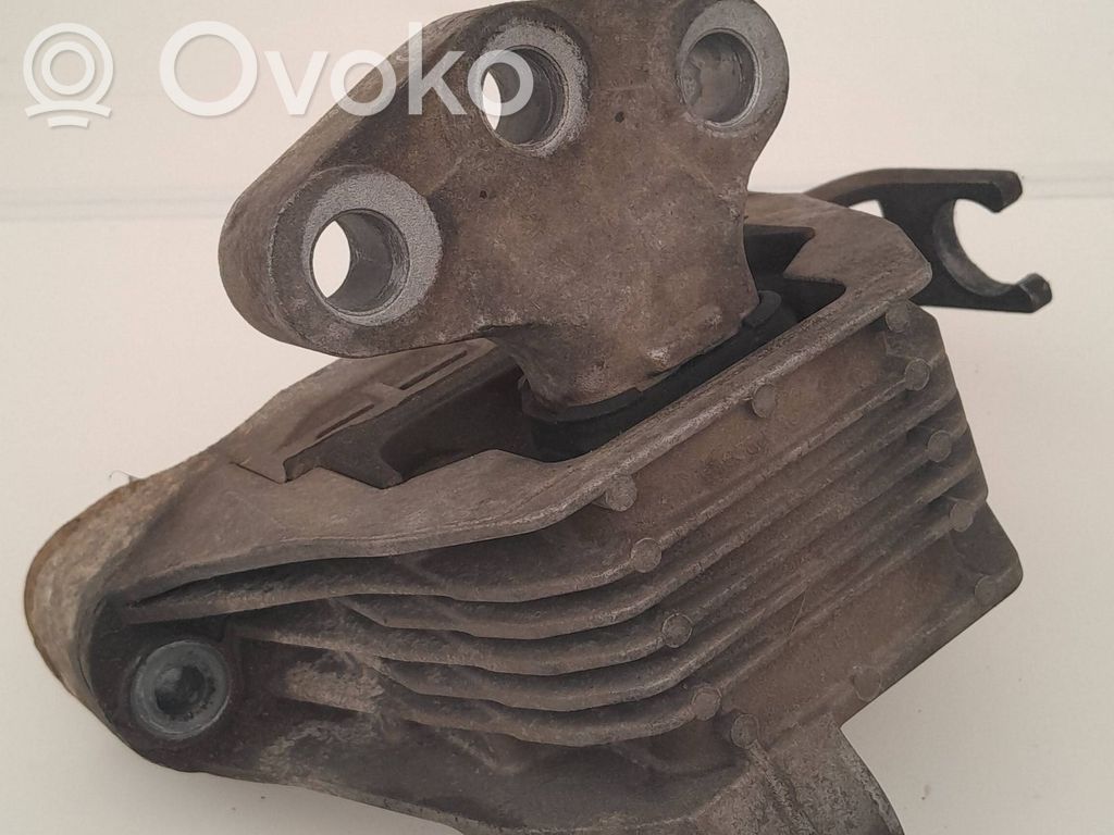 Opel Astra J Engine mount bracket 