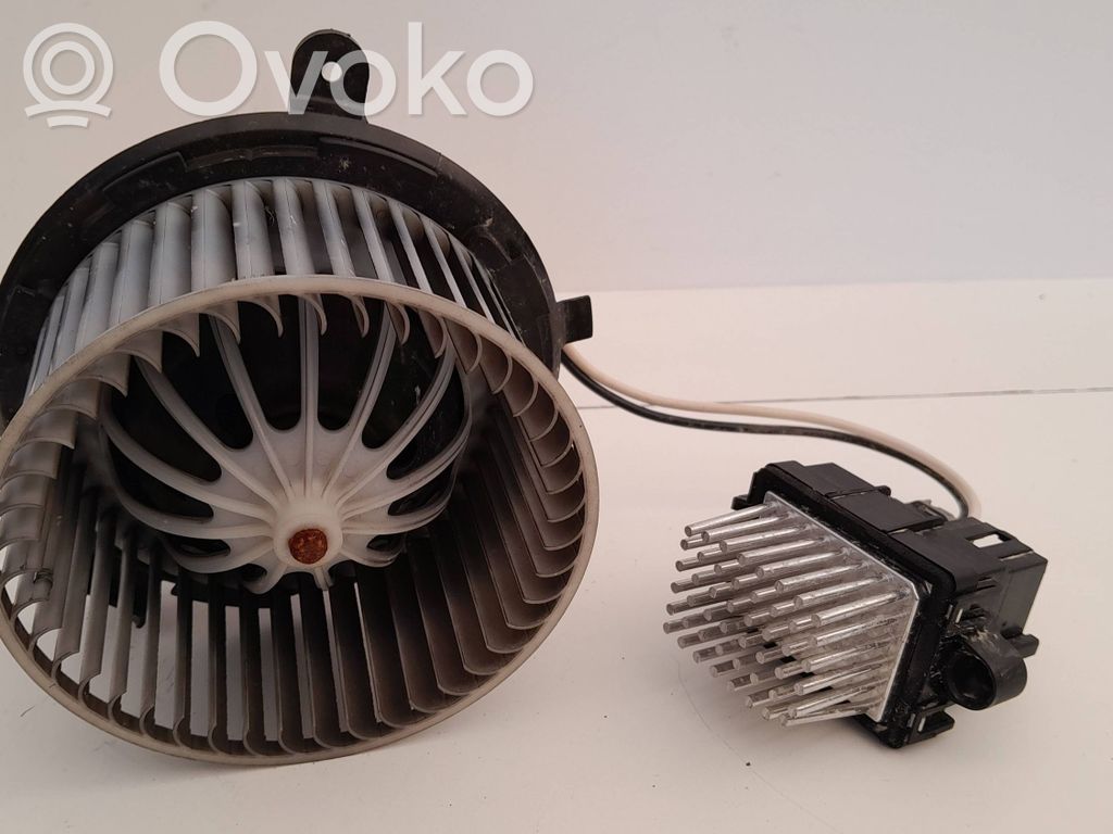 Mazā radiatora ventilators   U7253002