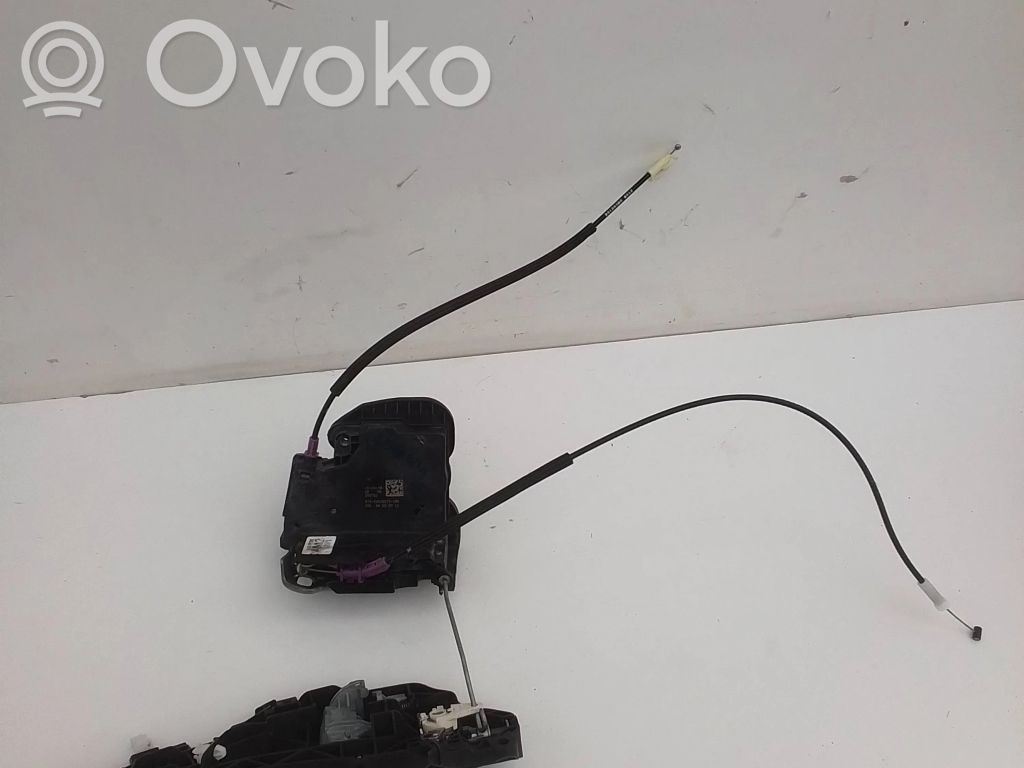 Opel Insignia B Front door lock 
