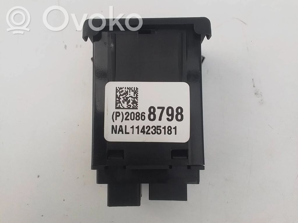 Opel Zafira C Enchufe conector USB 