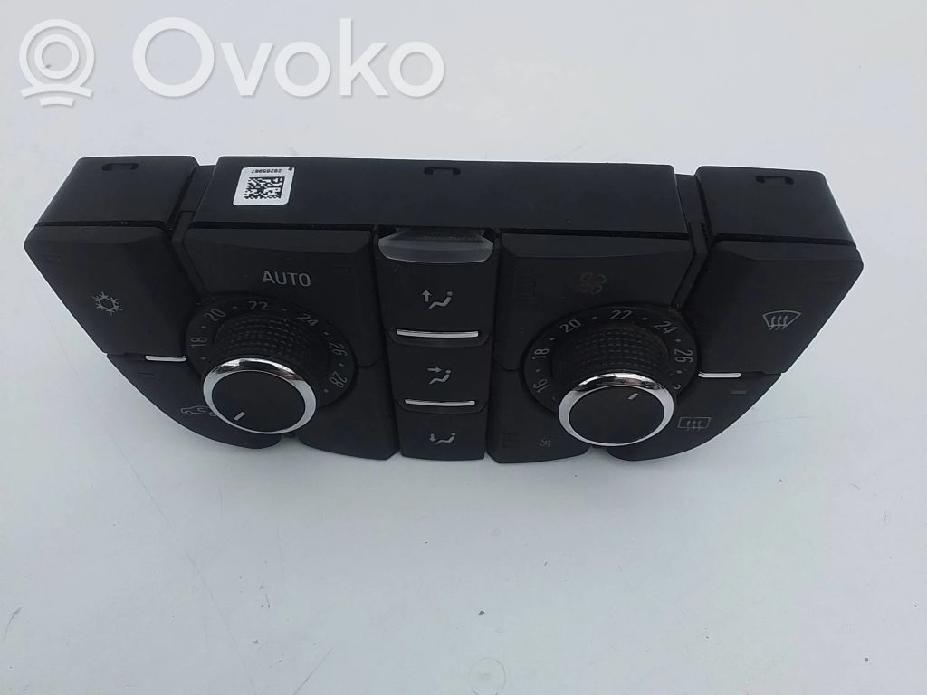 Opel Meriva B Climate control unit 