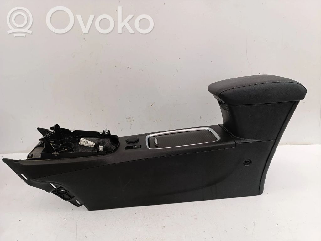 Armrest   2553384