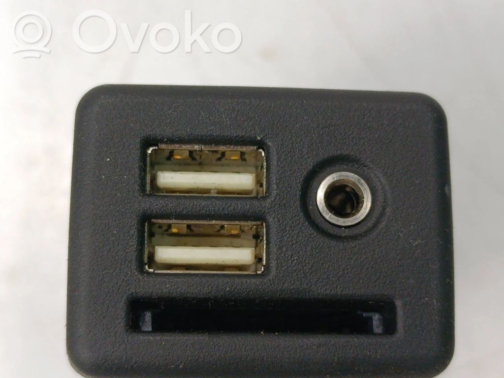 Opel Insignia A USB socket connector 