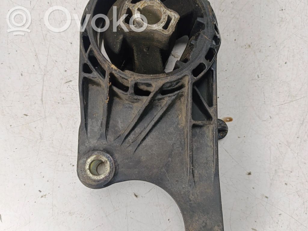 Opel Insignia A Engine mount bracket 