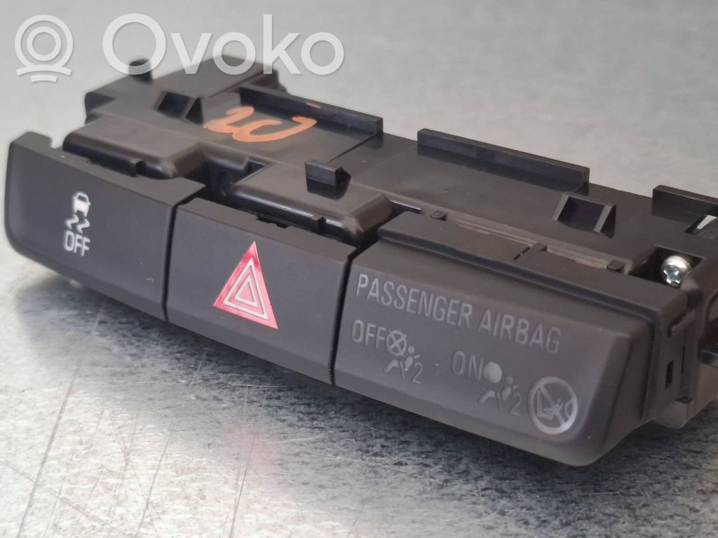 Opel Mokka X A set of switches 