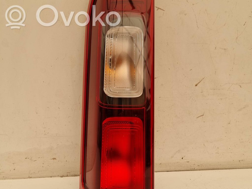 Opel Vivaro Rear/tail lights 
