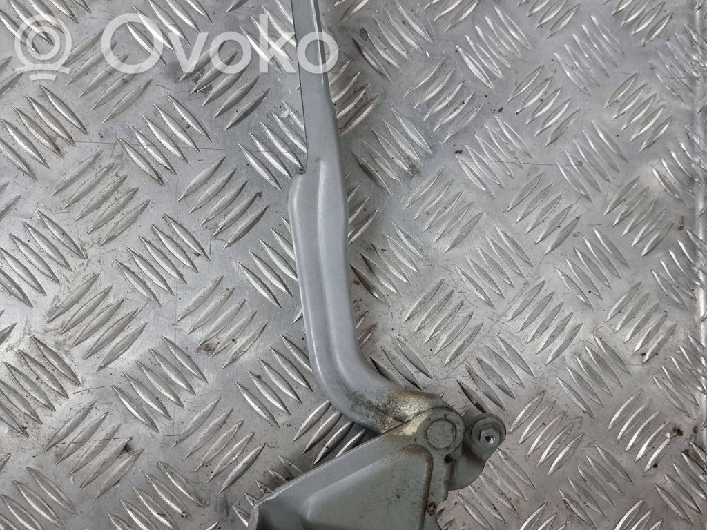 Dzinēja pārsega eņģe (-es)   95141368
