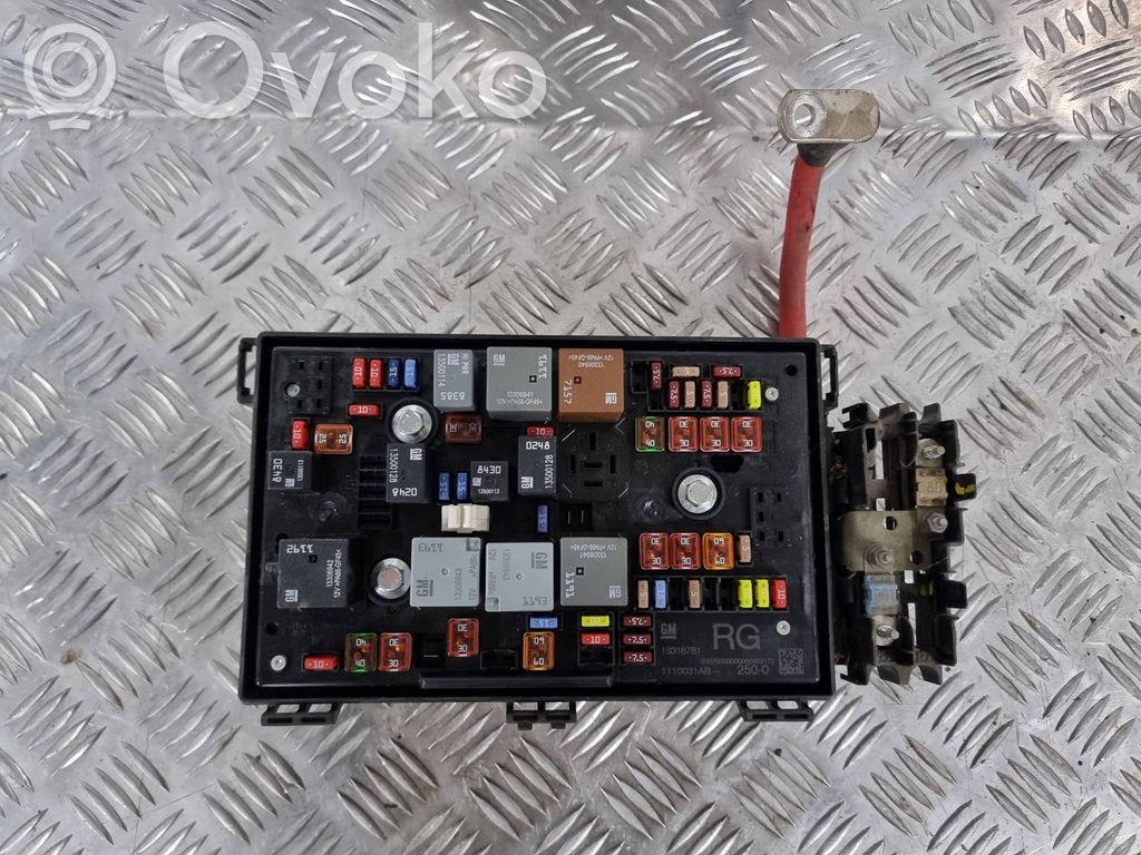 Opel Astra J Sulakemoduuli 