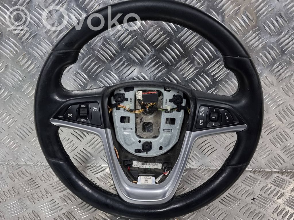 Opel Astra J Ohjauspyörä 