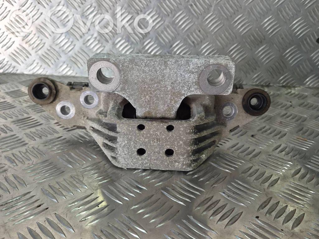 Opel Astra K Engine mount bracket 