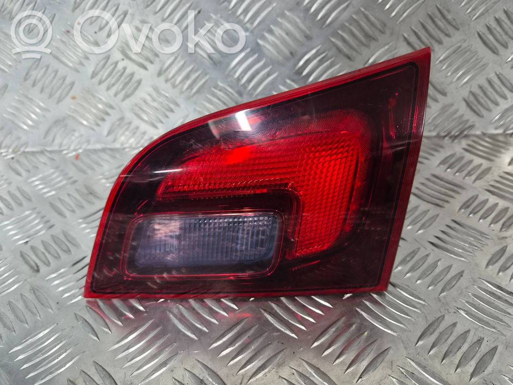 Opel Astra J Lampy tylnej klapy bagażnika 