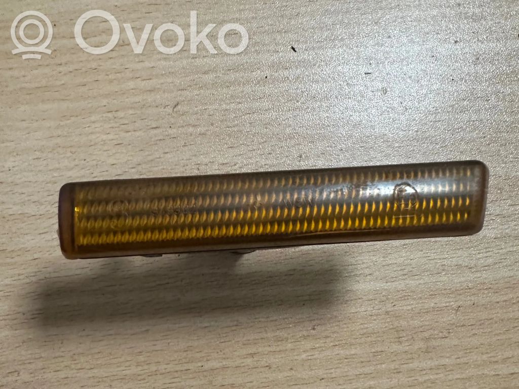 BMW 7 E38 Seitenblinker 