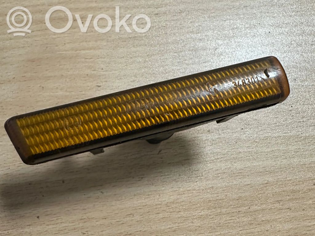 BMW 7 E38 Seitenblinker 