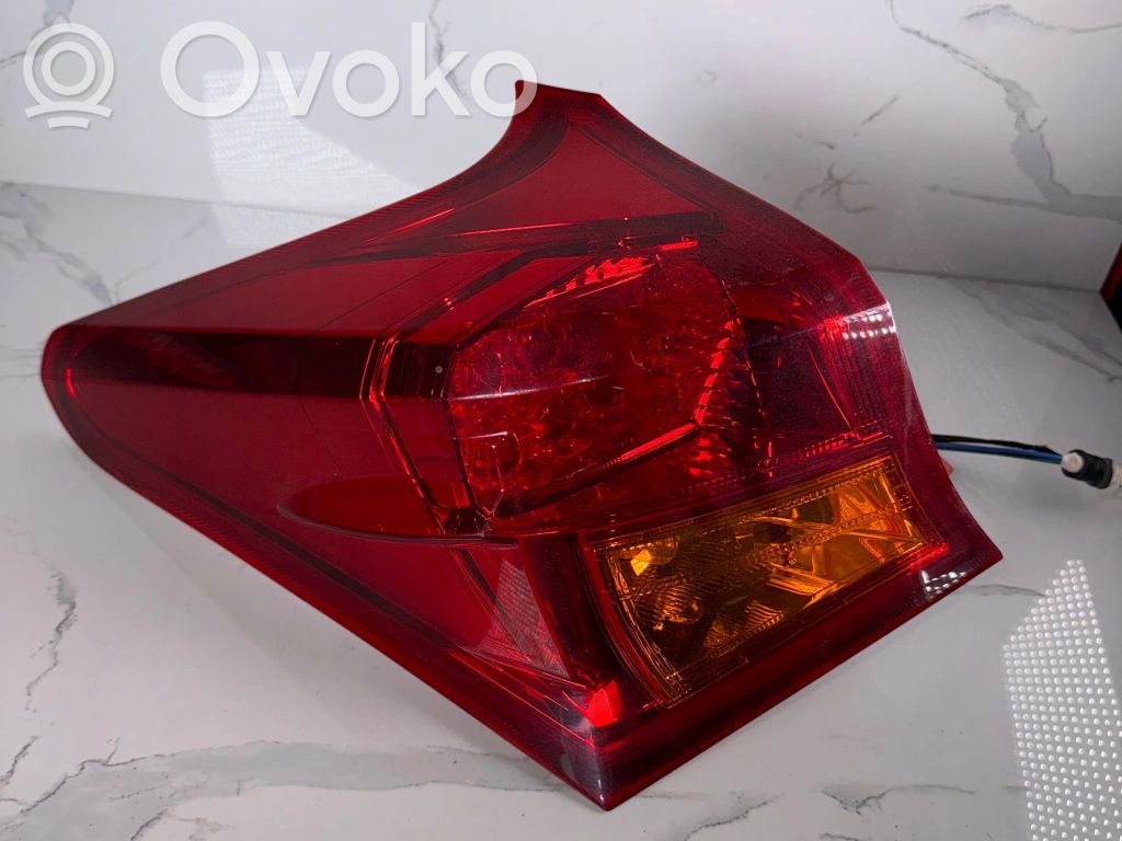 Toyota Auris E180 Lampa tylna 