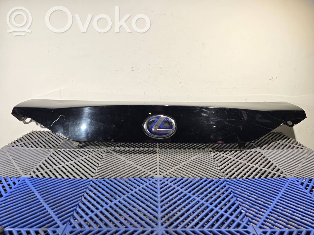 Lexus CT 200H Trunk door license plate light bar 