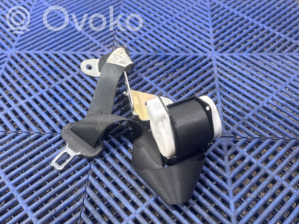 Toyota Auris E180 Cinturón trasero 
