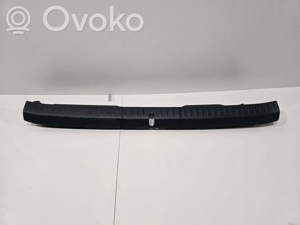 Lexus CT 200H Osłona pasa bagażnika 