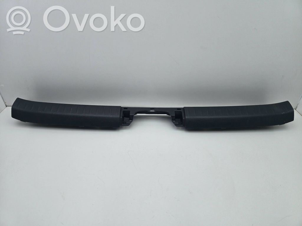 Lexus CT 200H Osłona pasa bagażnika 