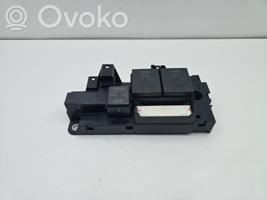 Toyota Auris E180 Módulo de fusible 