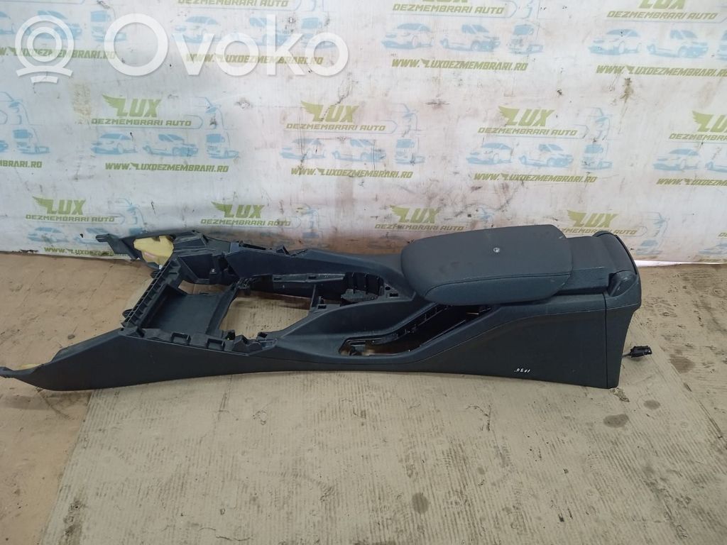 Armrest   51162993631