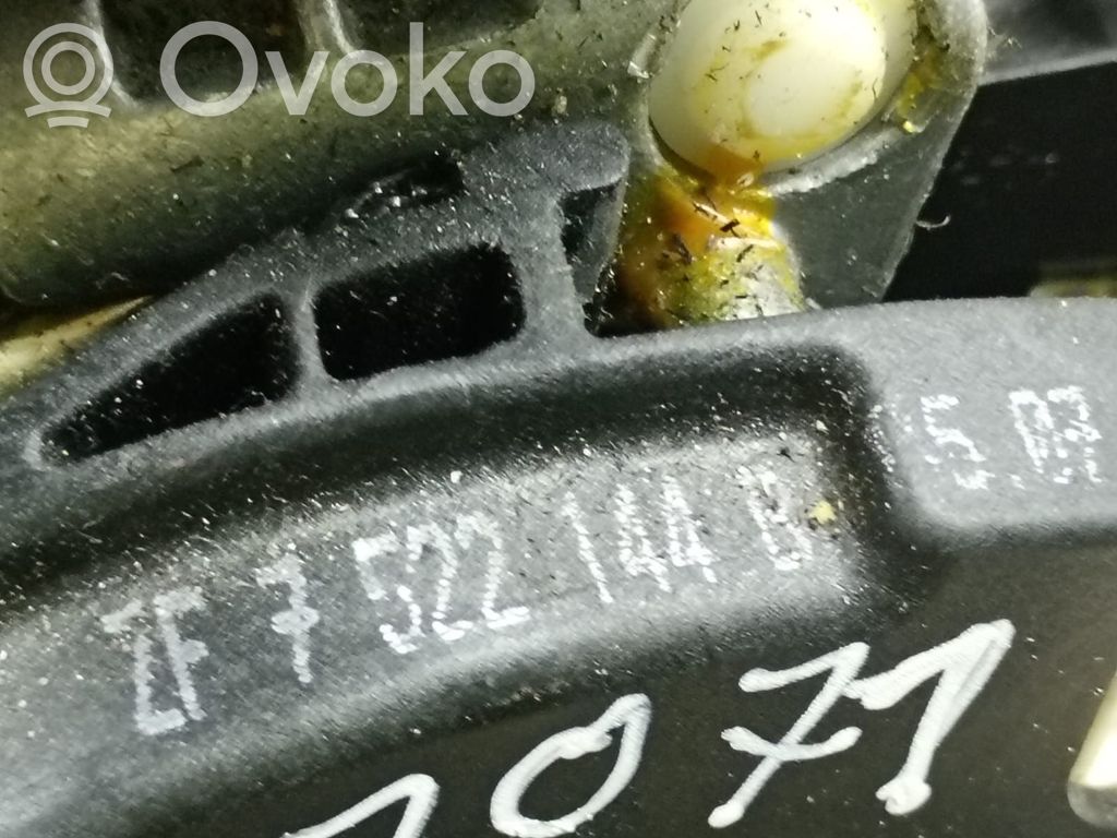 Pārnesumu pārslēgs   7522144B