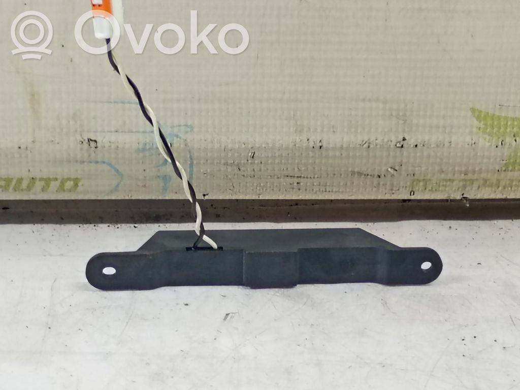 Mazda CX-7 Antenna control unit 