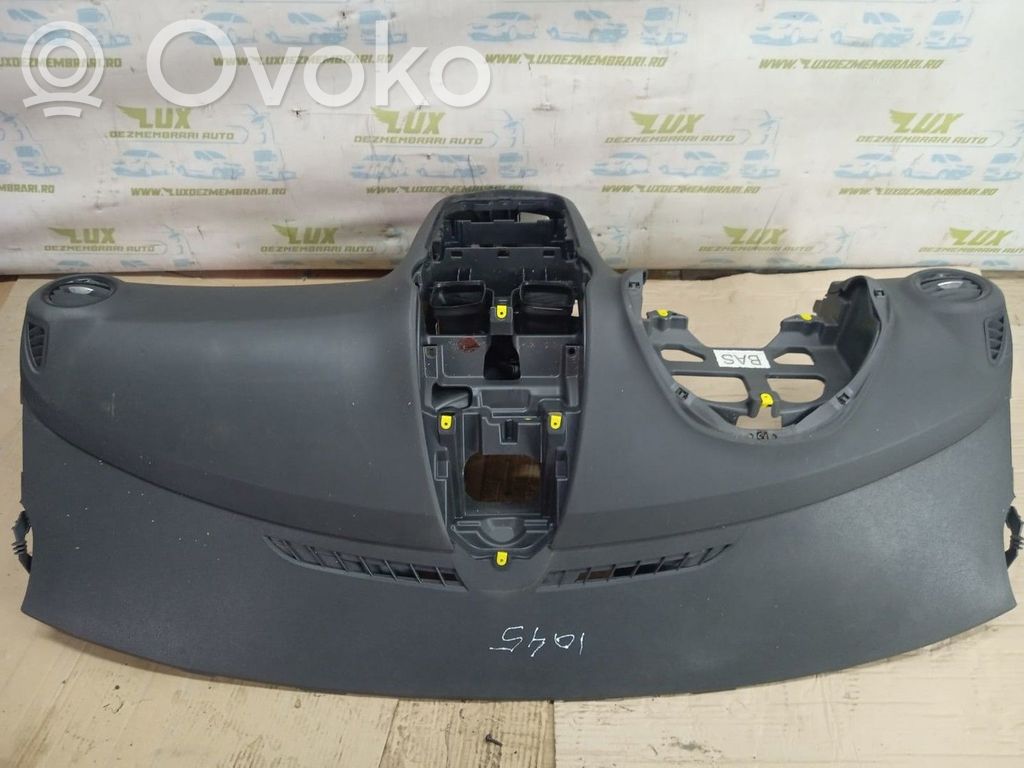 Opel Corsa D Panelė 