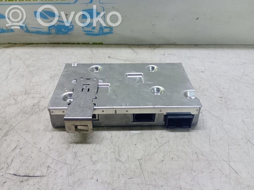 Head unit multimedia control   4E0035729