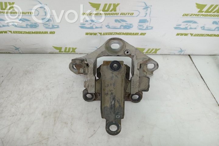Mazda CX-3 Engine mounting bracket 