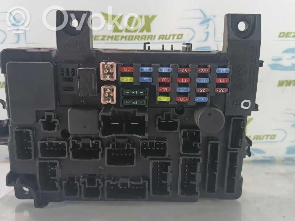 Mitsubishi Outlander Skrzynka bezpieczników / Komplet 