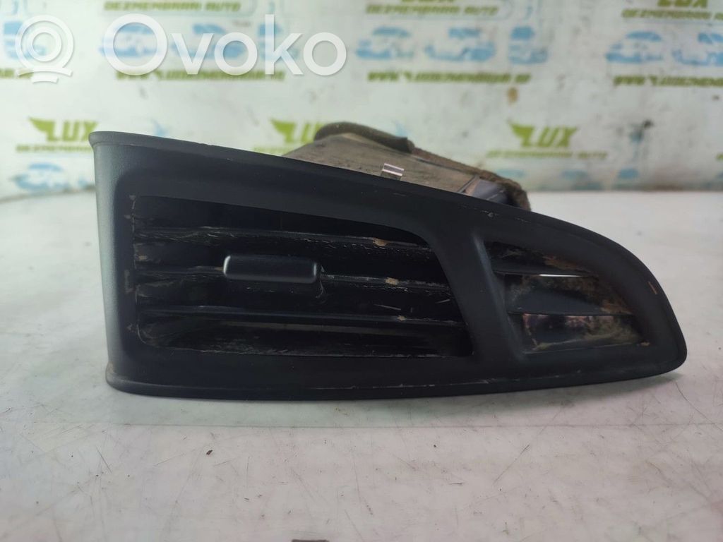 Ford Focus Dysze / Kratki środkowego nawiewu deski rozdzielczej 