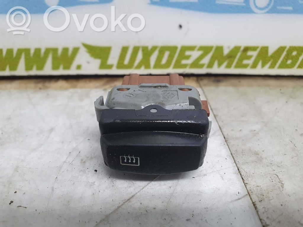 Dacia Duster Front windscreen/windshield window 