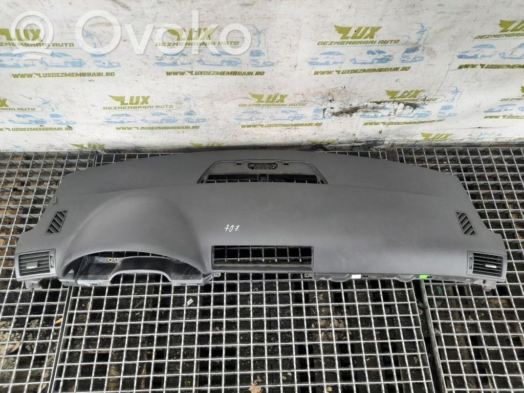 Audi A4 S4 B7 8E 8H Kojelauta 