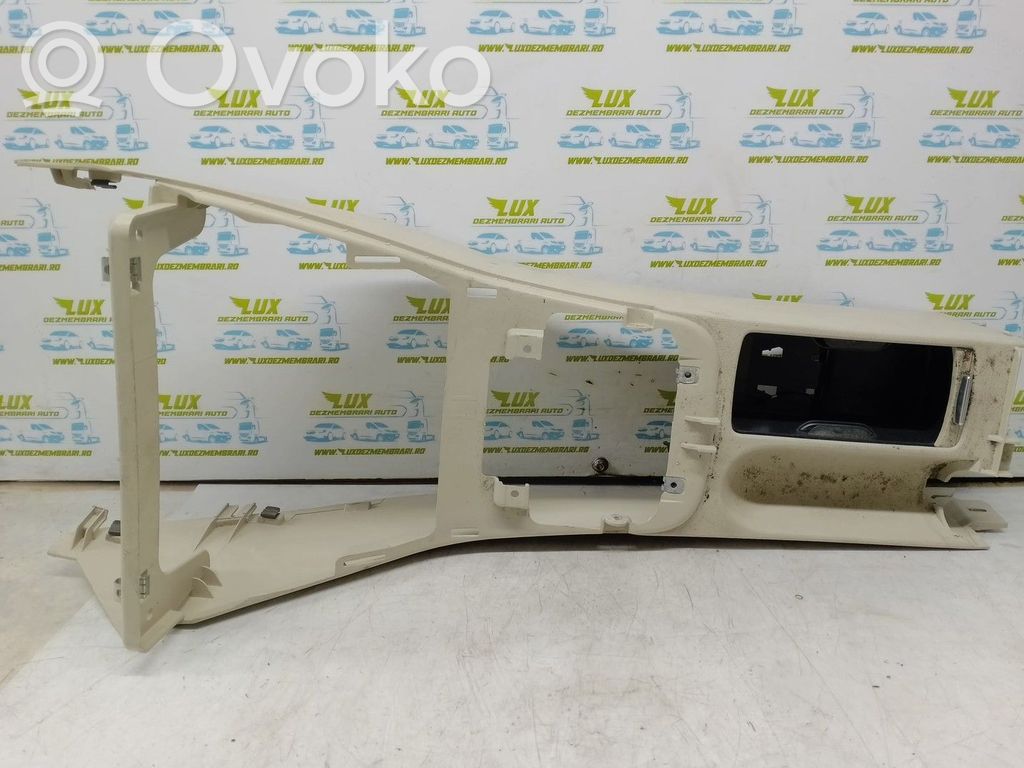 Volkswagen Golf V Center console 