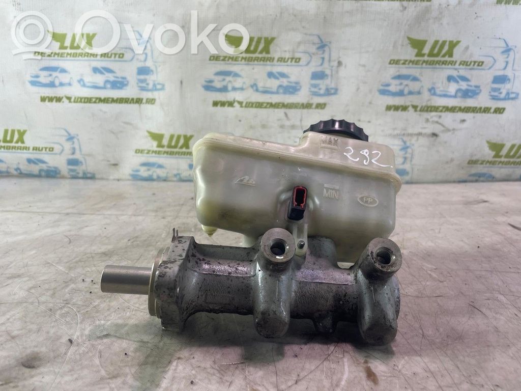 Nissan Pathfinder R52 Master brake cylinder 
