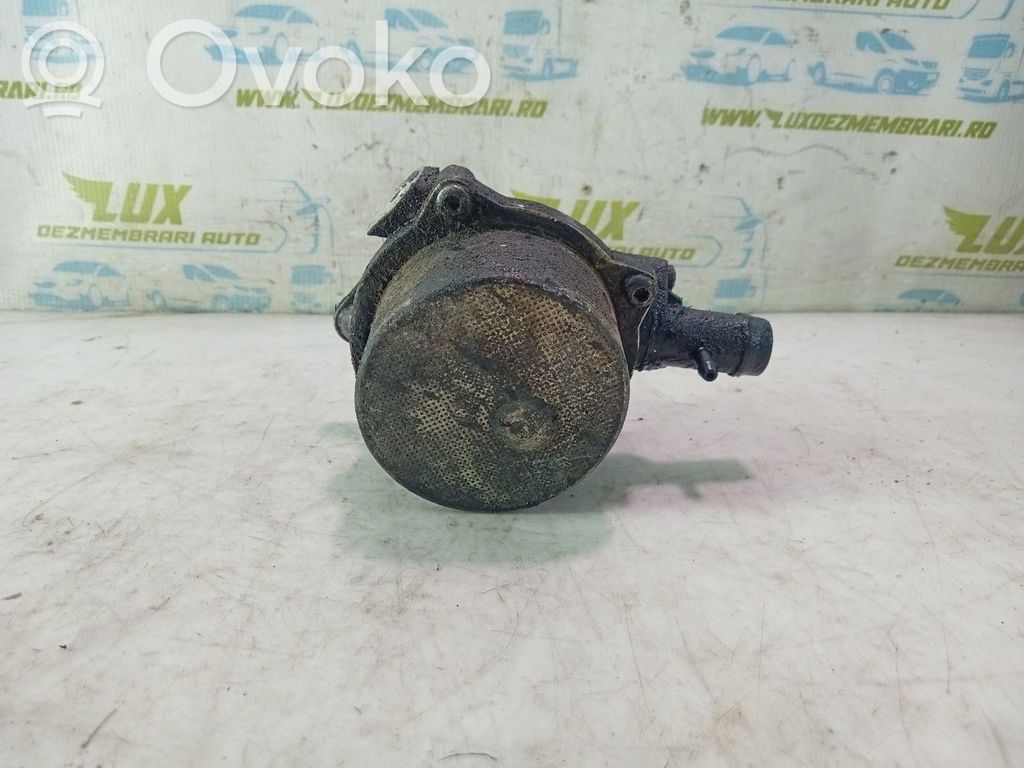 Vacuum pump   700437010