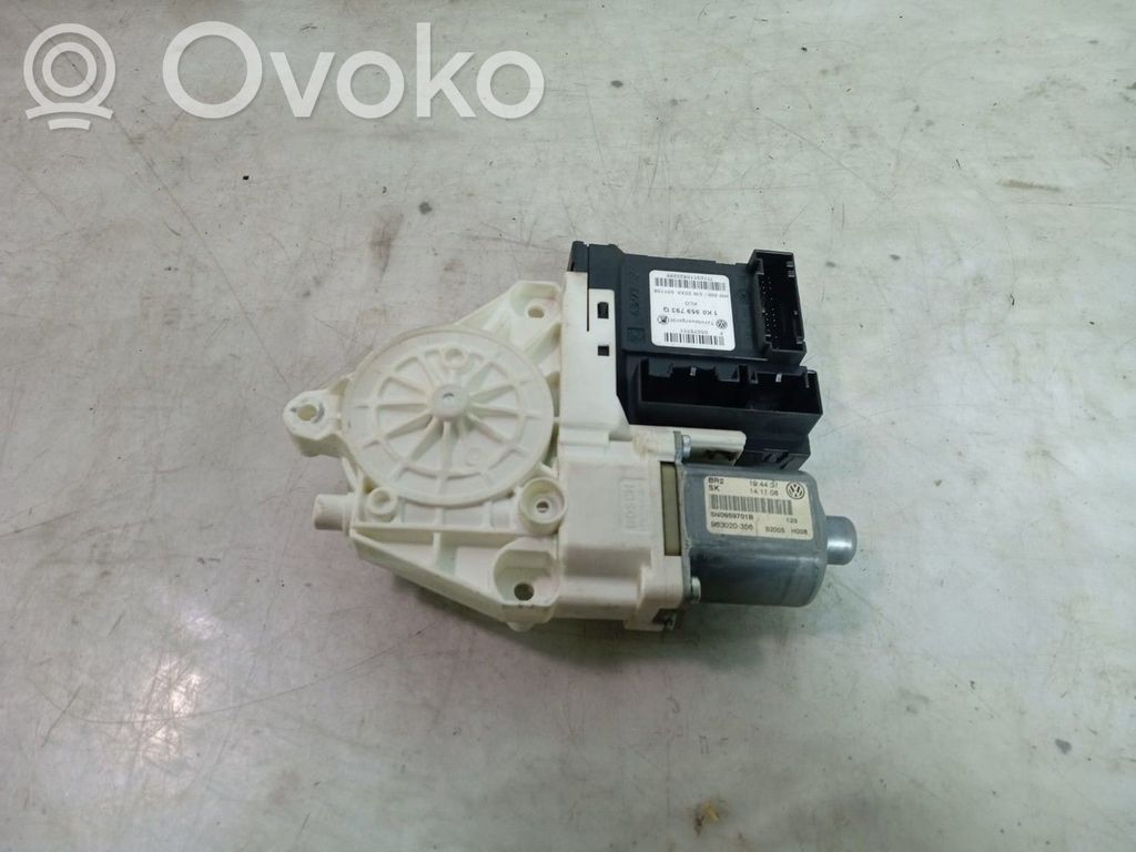 Volkswagen Tiguan Etuoven ikkunan nostin moottorilla 