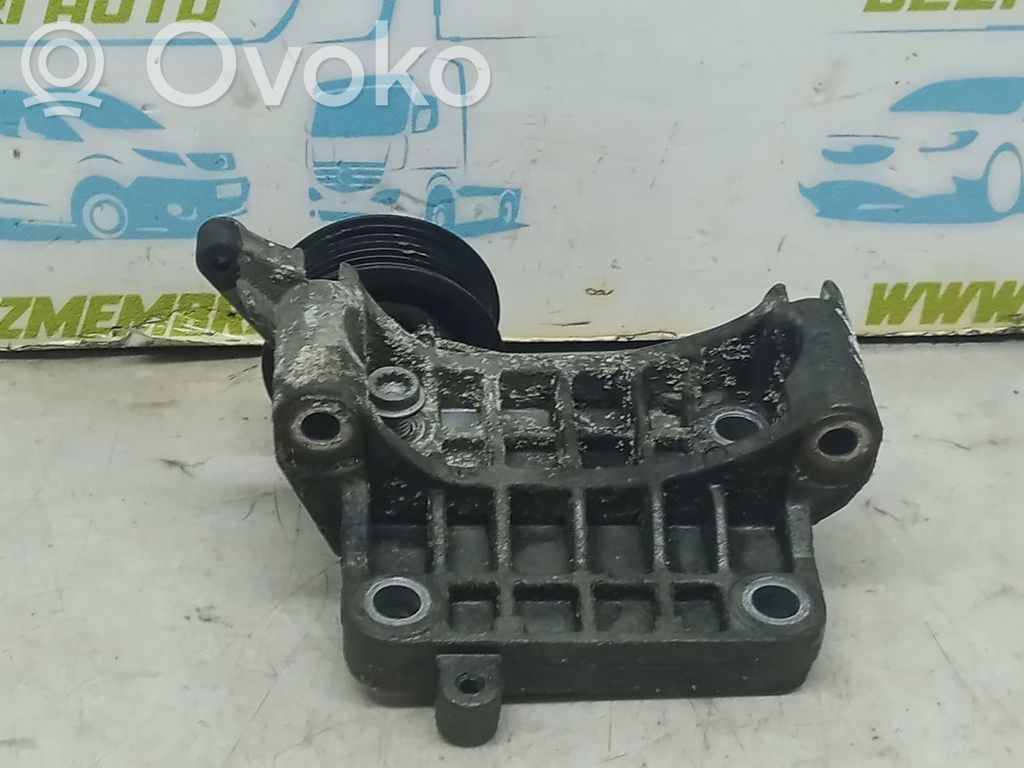 Audi A5 8T 8F Supporto del generatore/alternatore 