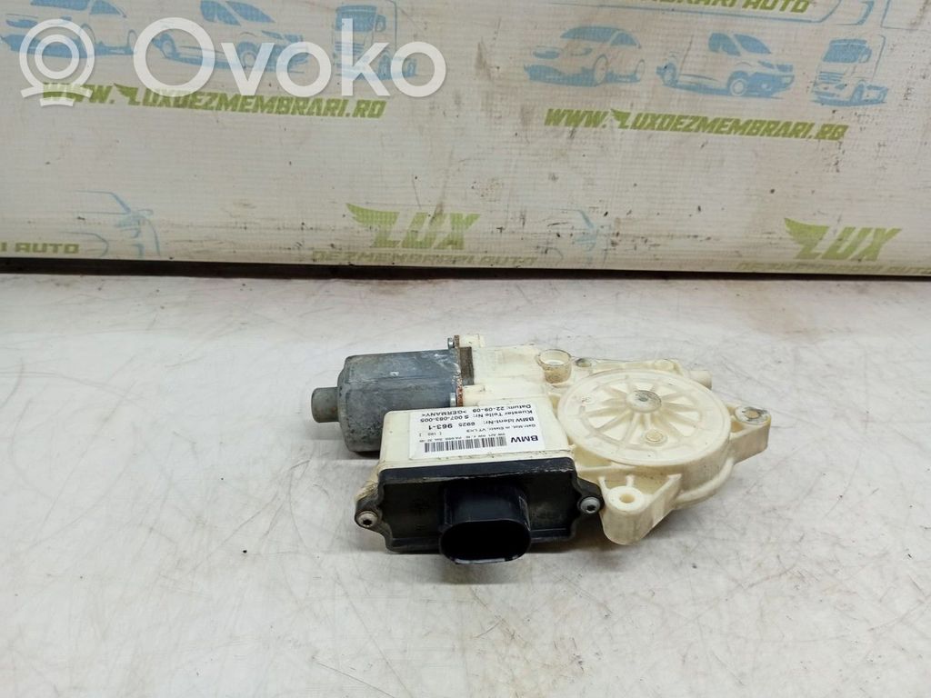 BMW X3 E83 Front door window regulator motor 