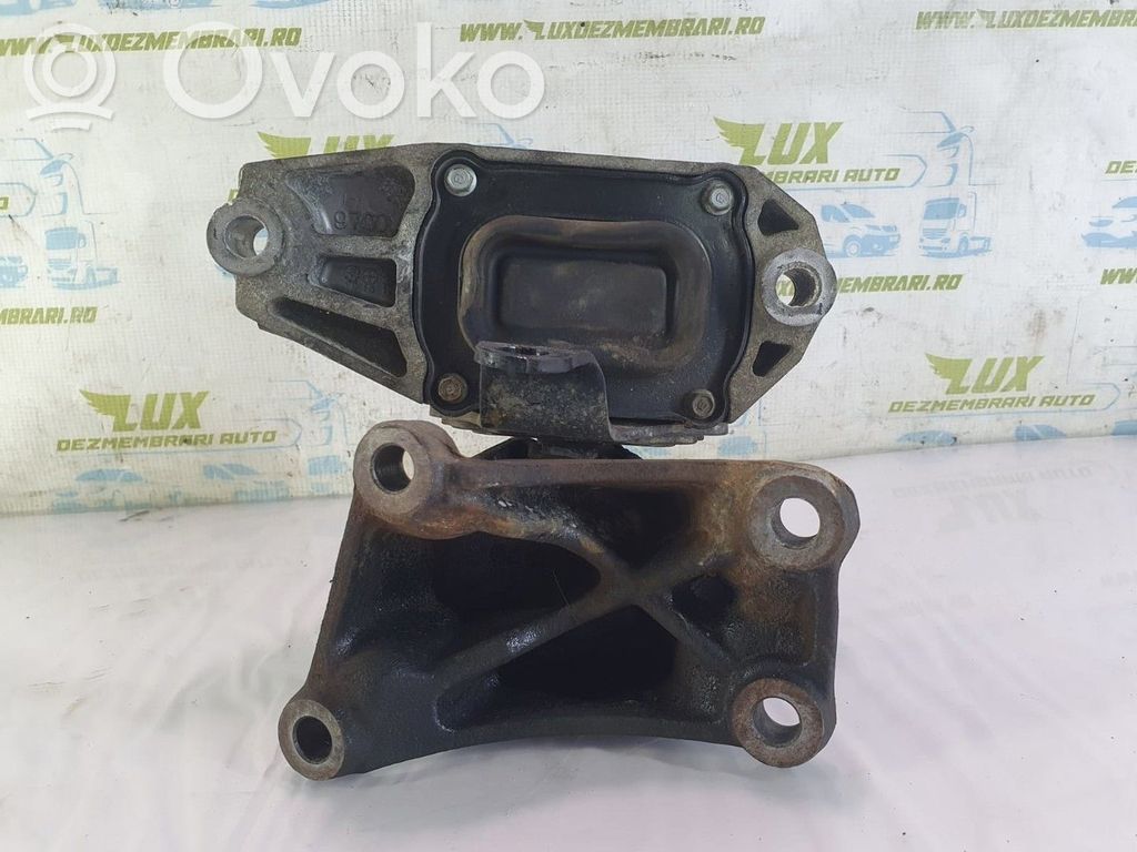 Engine mounting bracket   FCD450