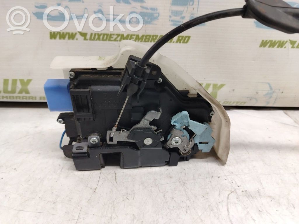 Zamek drzwi przednich   25101D6,25101D6