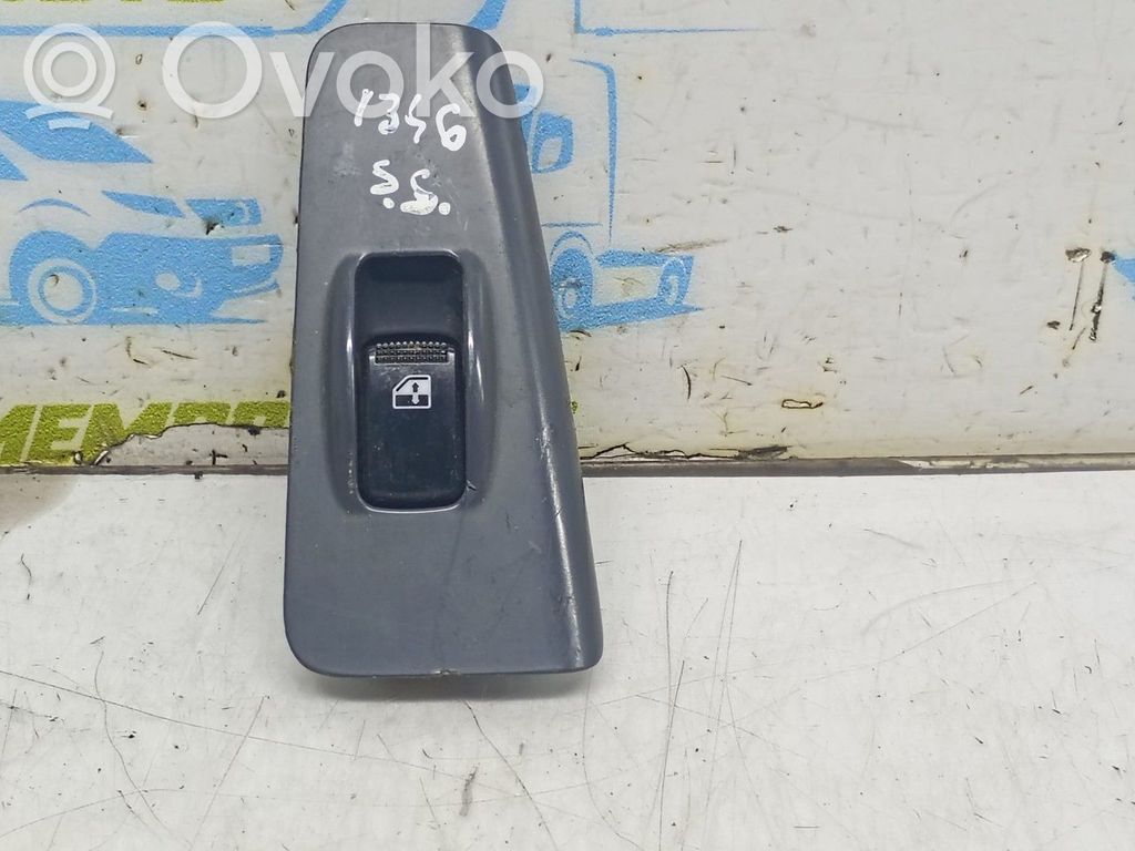 Electric window control switch   935802F00