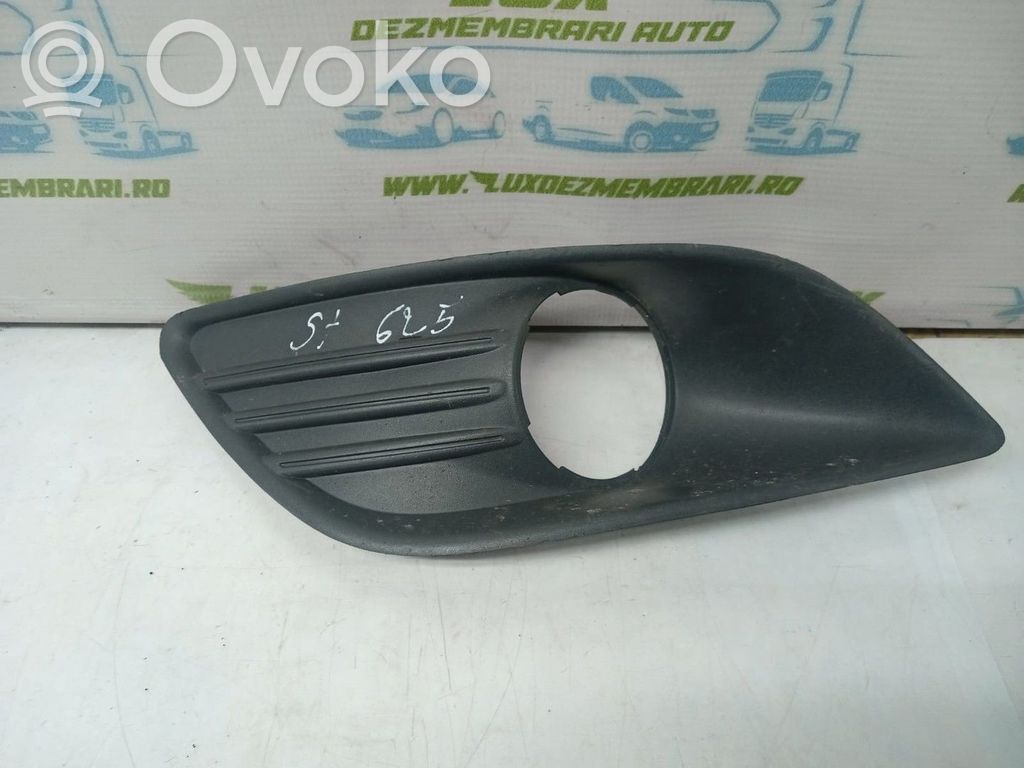 Ford Focus Etusumuvalon ritilä 
