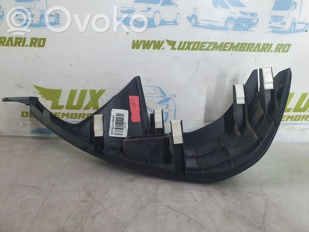 Listwa drzwi przednich   847302Y009P