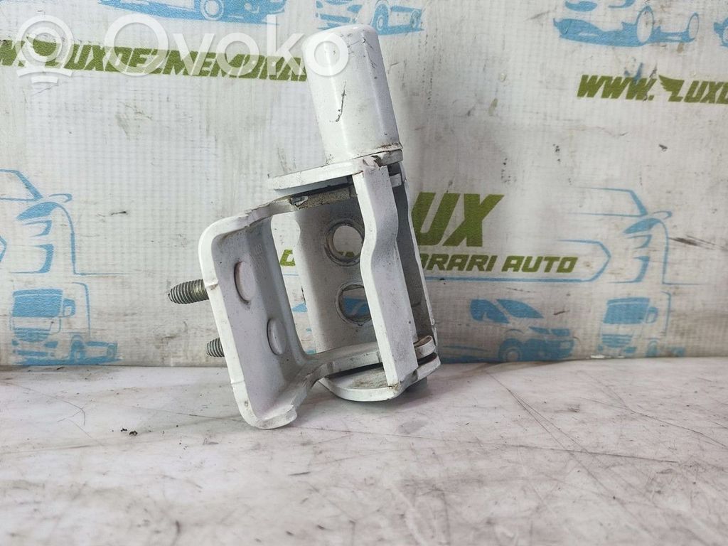 Front door upper hinge   864601