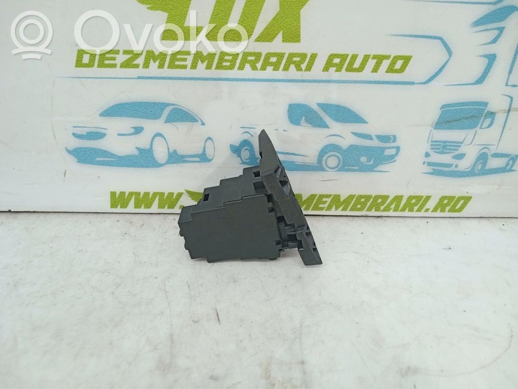 BMW 3 E90 E91 Przekaźnik blokady zapłonu