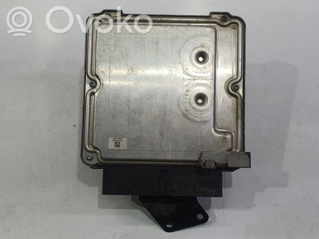 Volkswagen Touareg II Unité de commande, module ECU de moteur