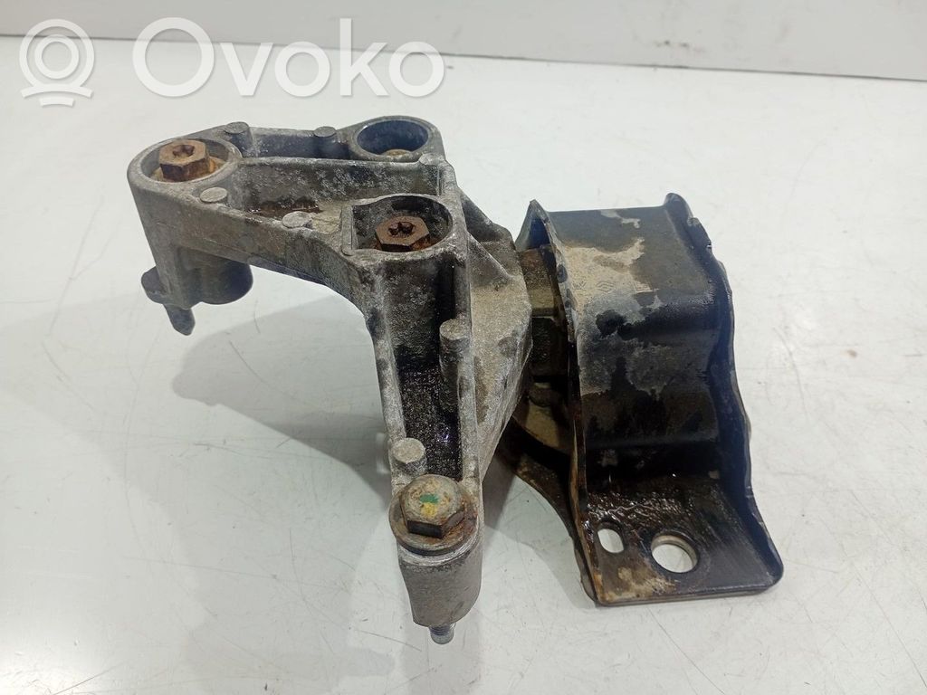 Dacia Logan I Engine mount bracket 