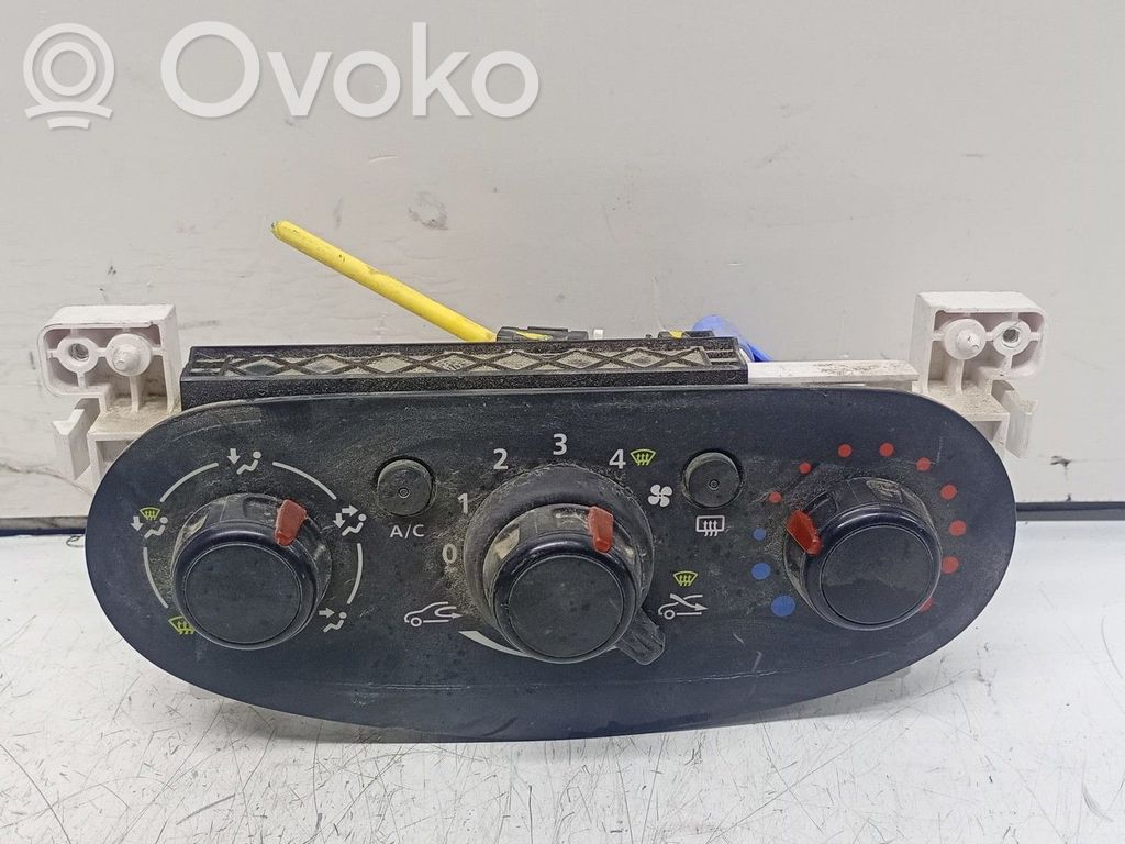 Dacia Sandero II Przycisk / Włącznik klimatyzacji A/C 